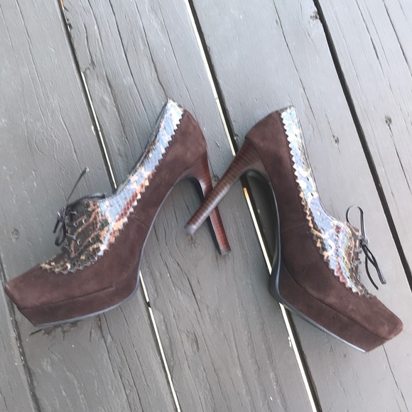 Gorgeous Carlos Santana High Heels - Picture 4 of 8